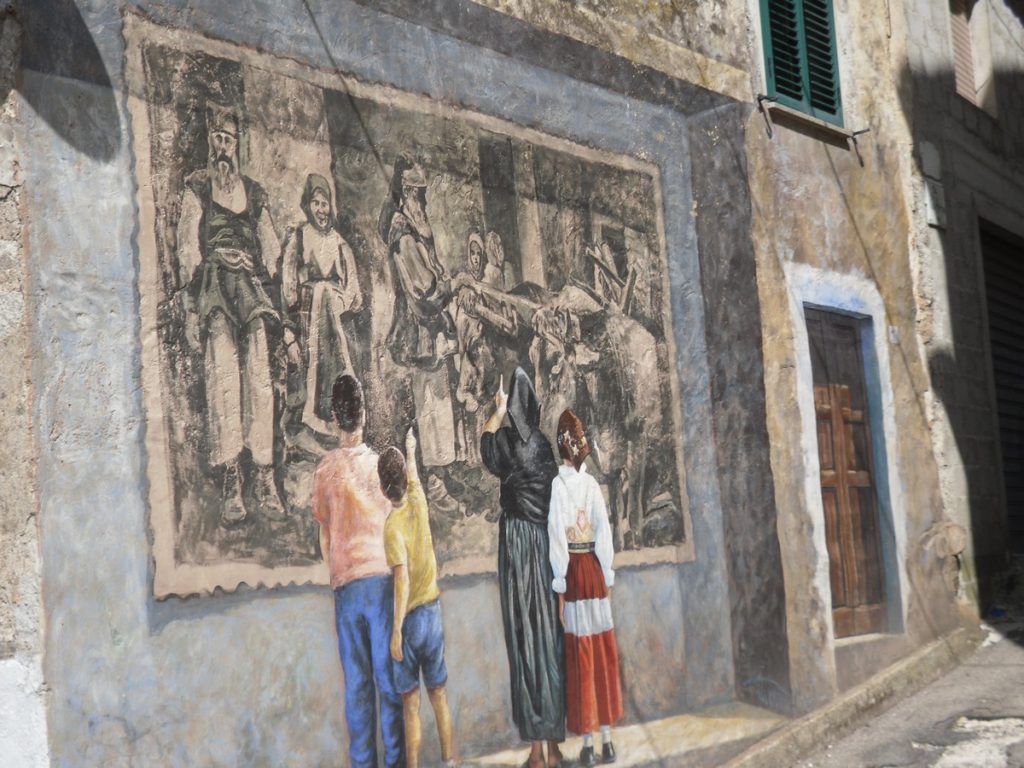 Il ritratto dipinto di un'altra Sardegna a Borgo di Fonni