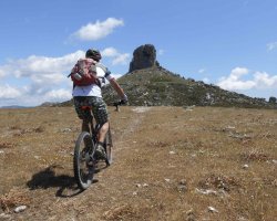 Percorso in mountain bike sulle montagne dell'Ogliastra in Sardegna