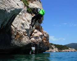 Coasteering a Cala Dragunara e Capo Caccia in Sardegna