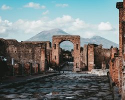 Tour archeologico di Pompei e degustazione di vino in un vigneto