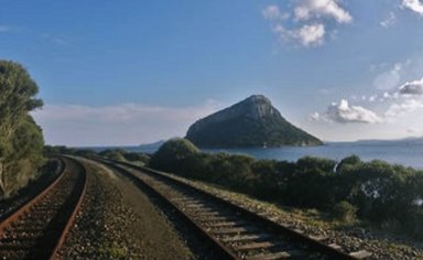 Geführte Wandertour zum Capo Figari und Cala Moresca auf Sardinien