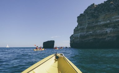 Tour della baia di Jeranto in kayak con degustazione in un limoneto
