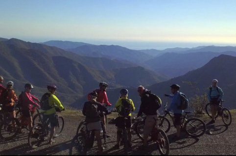 One day e-bike tour in Ligurian apennines on the wild horses trail
